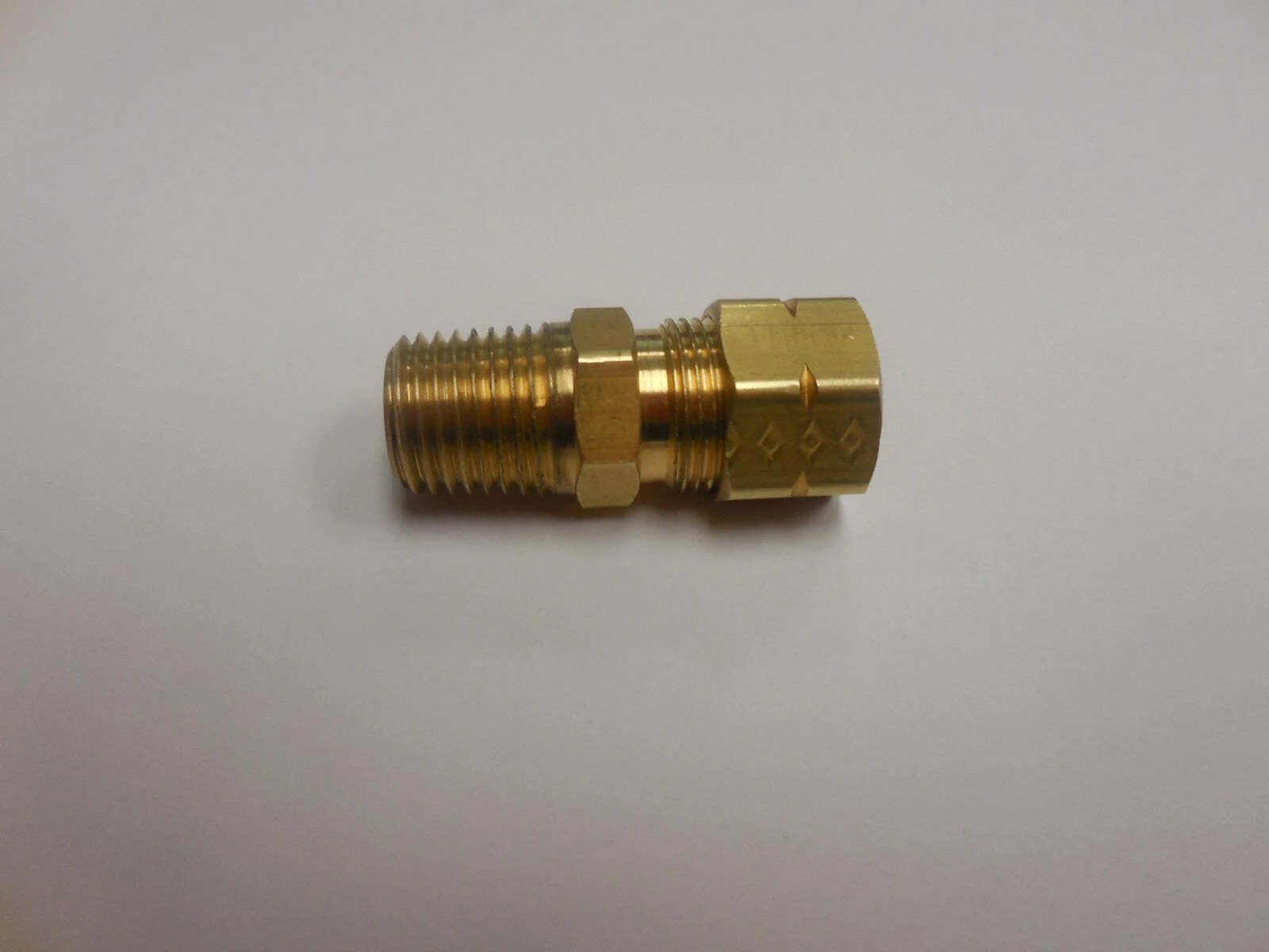 Racing Power Company R4563 3/8 COMP X 1/4 MIP BRASS FITTING